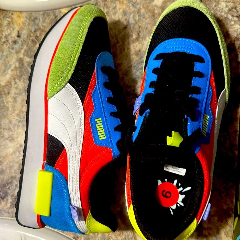 Size 6 PUMA Future Rider Brand New no box